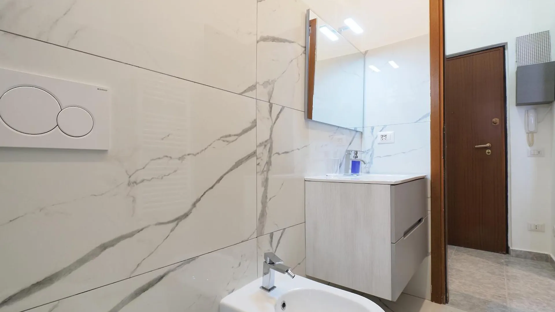 Primopiano - Astesani Apartment Milan 0*,  Italy